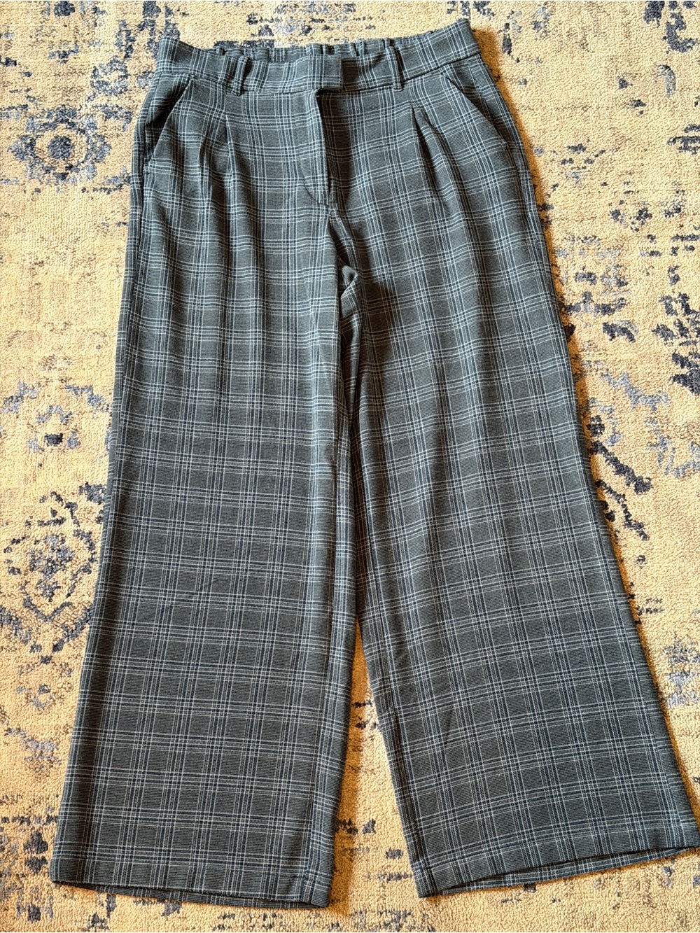 American Eagle Outfitters Gray Plaid Wide-Leg Trousers